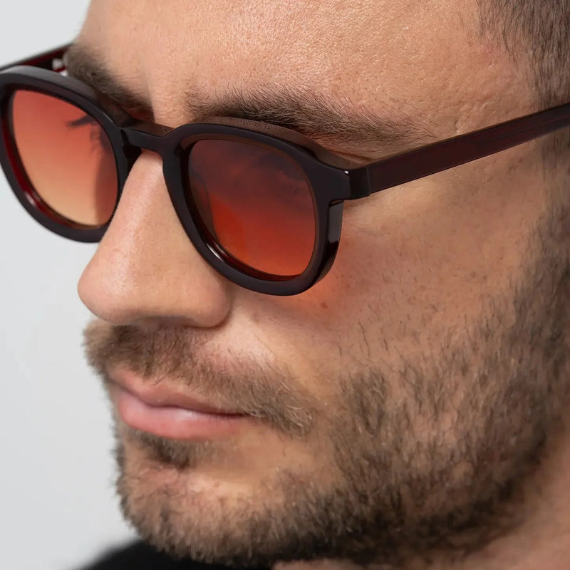 Why Rich Tones Feel More Controlled