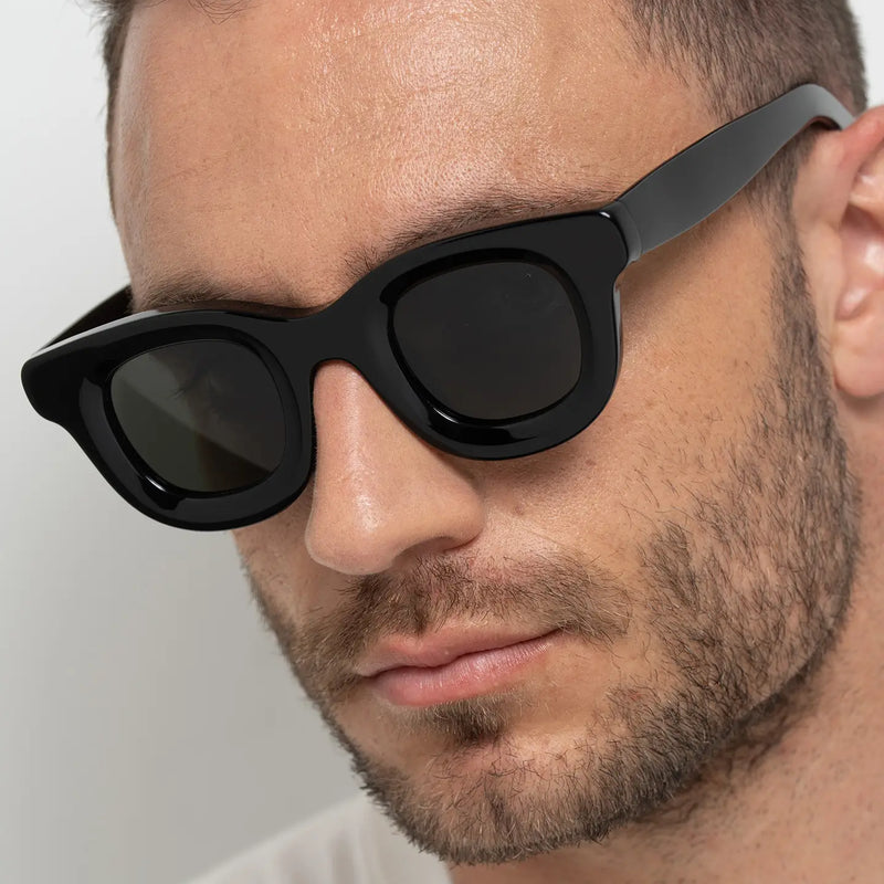 Best Sunglasses for Square Face: Soften Angles and Create Balance