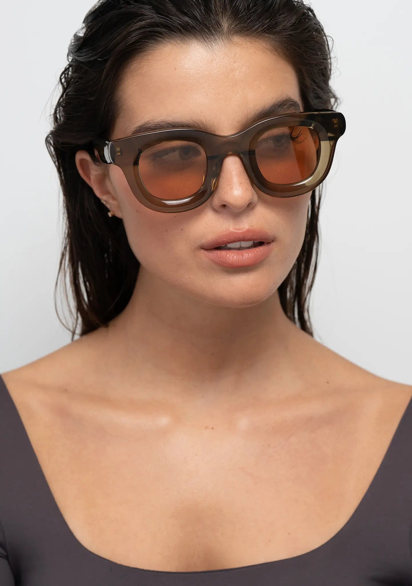 womens sunglasses Bo Bo Noir Triboulet olive panto round in acetate, woman wearing, side view.