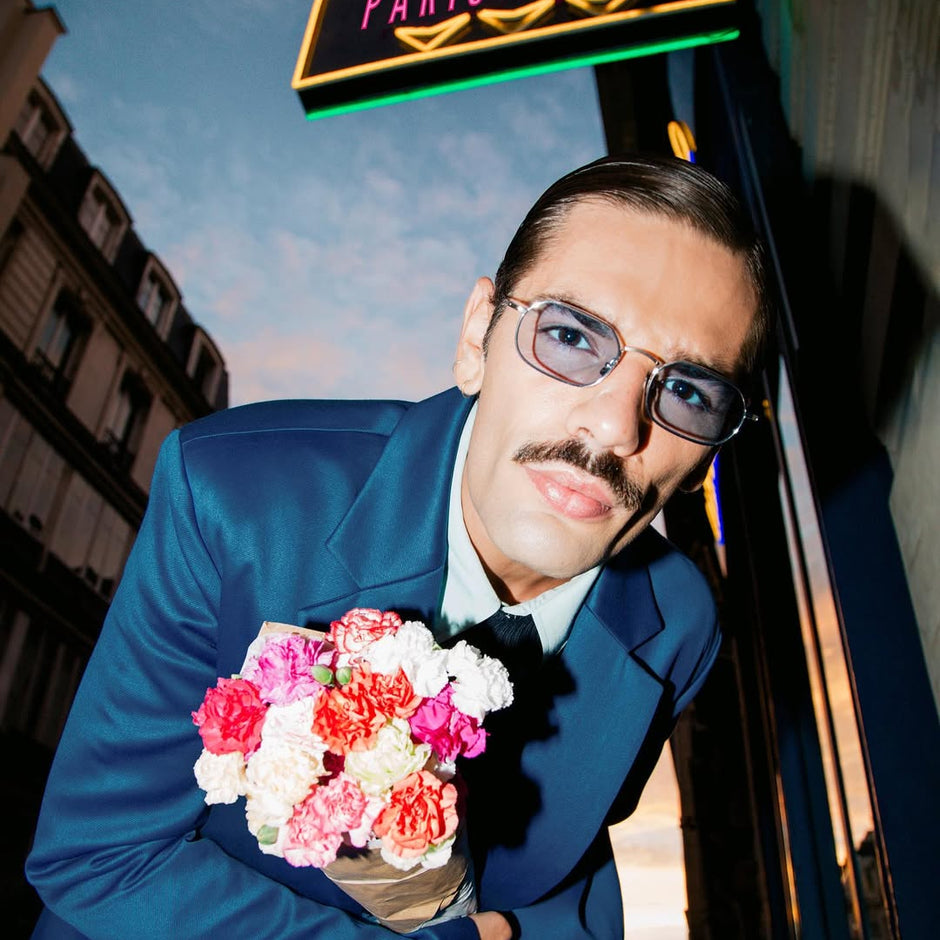 This balance of eras and aesthetics is also found in the work of eyewear brands like Peter and May