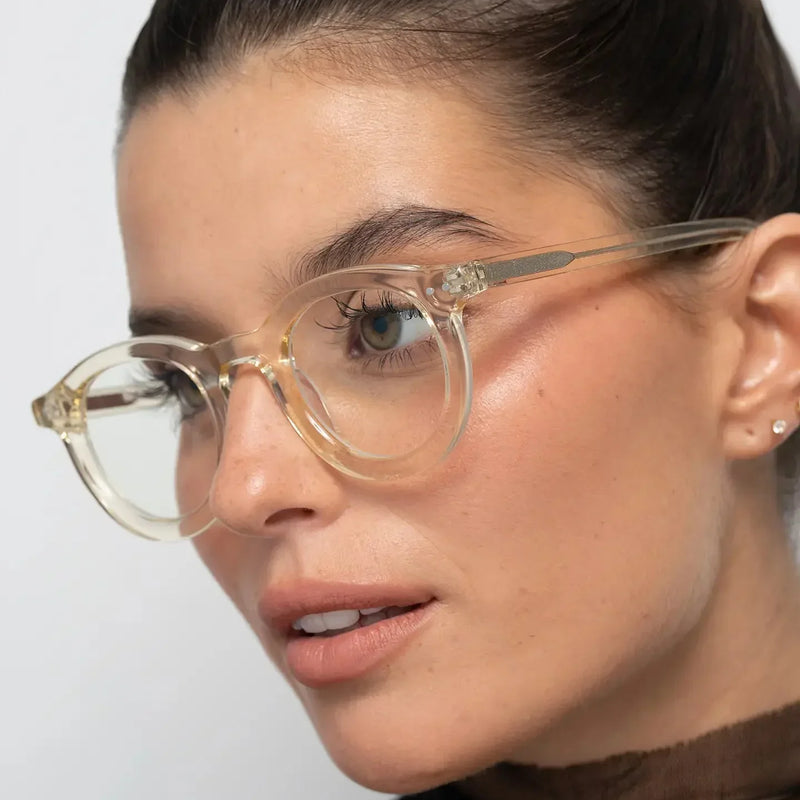 How Transparency Creates More Balanced Facial Framing
