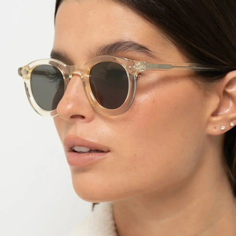 Best Sunglasses for Long Face: Add Width and Balance