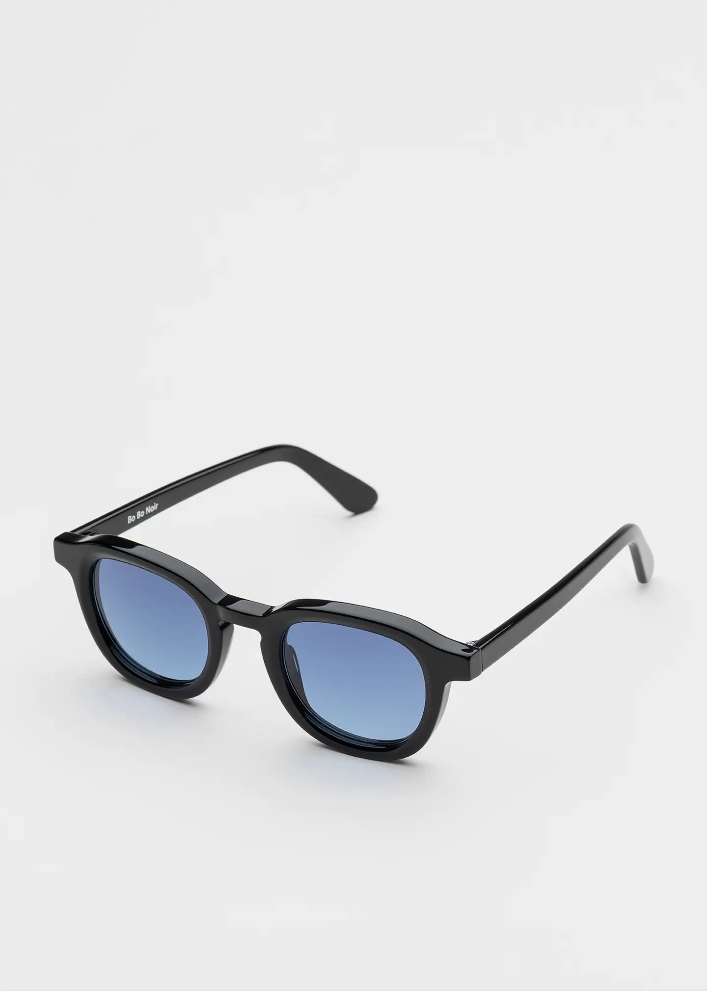 Bo Bo Noir Narr panto round sunglasses in shiny black acetate with gradient blue nylon lenses, 45-degree view.