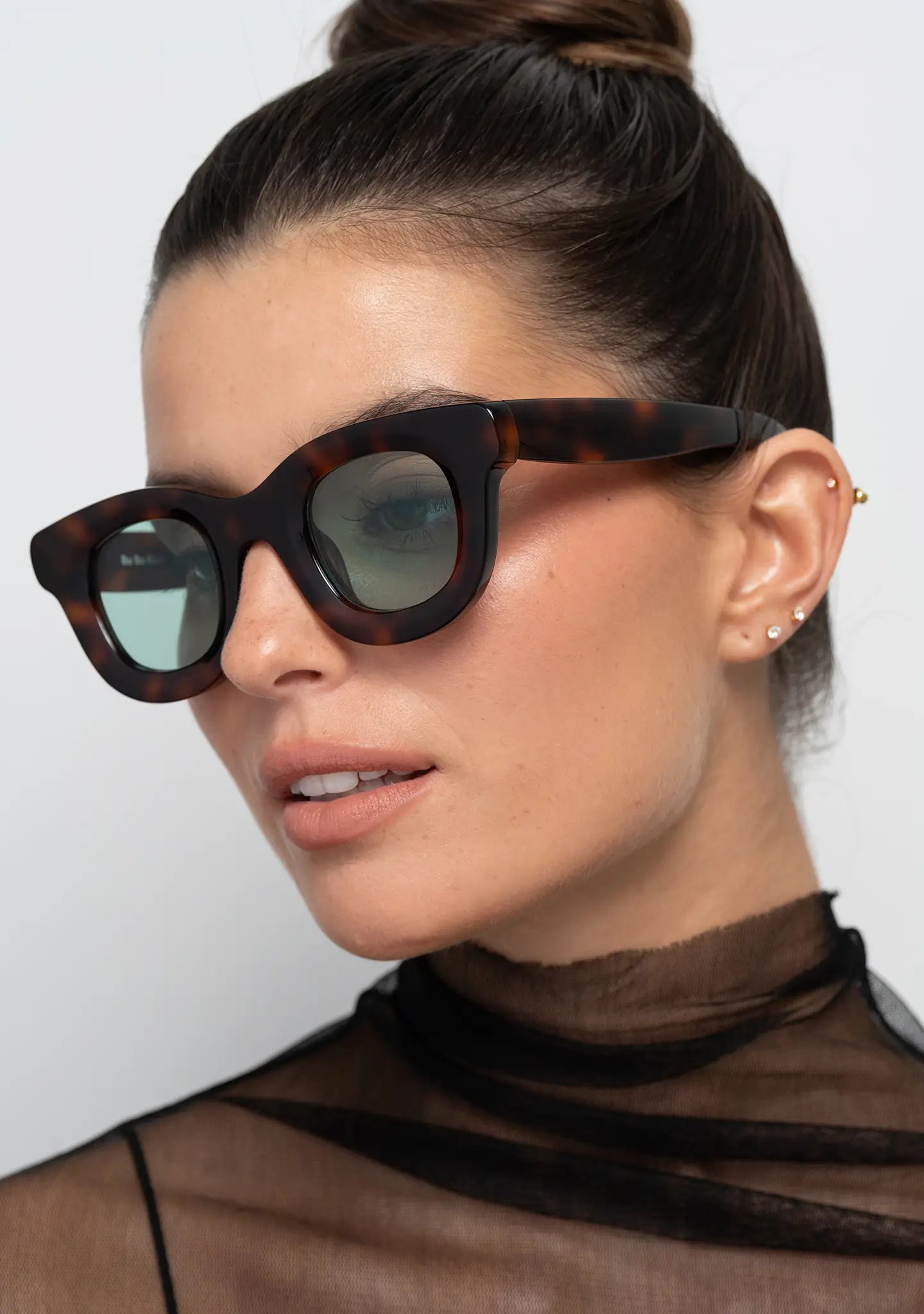 womens sunglasses Bo Bo Noir Triboulet tortoise panto round in acetate, woman wearing, side view.