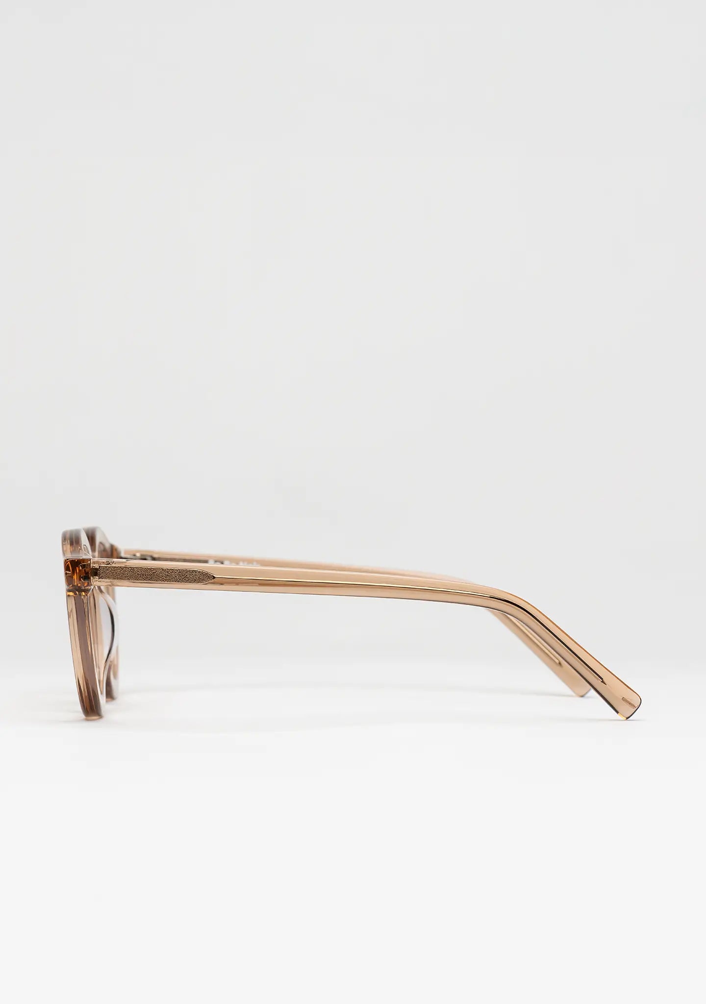 Bo Bo Noir William bold round optical frame in crystal peach acetate, side view.