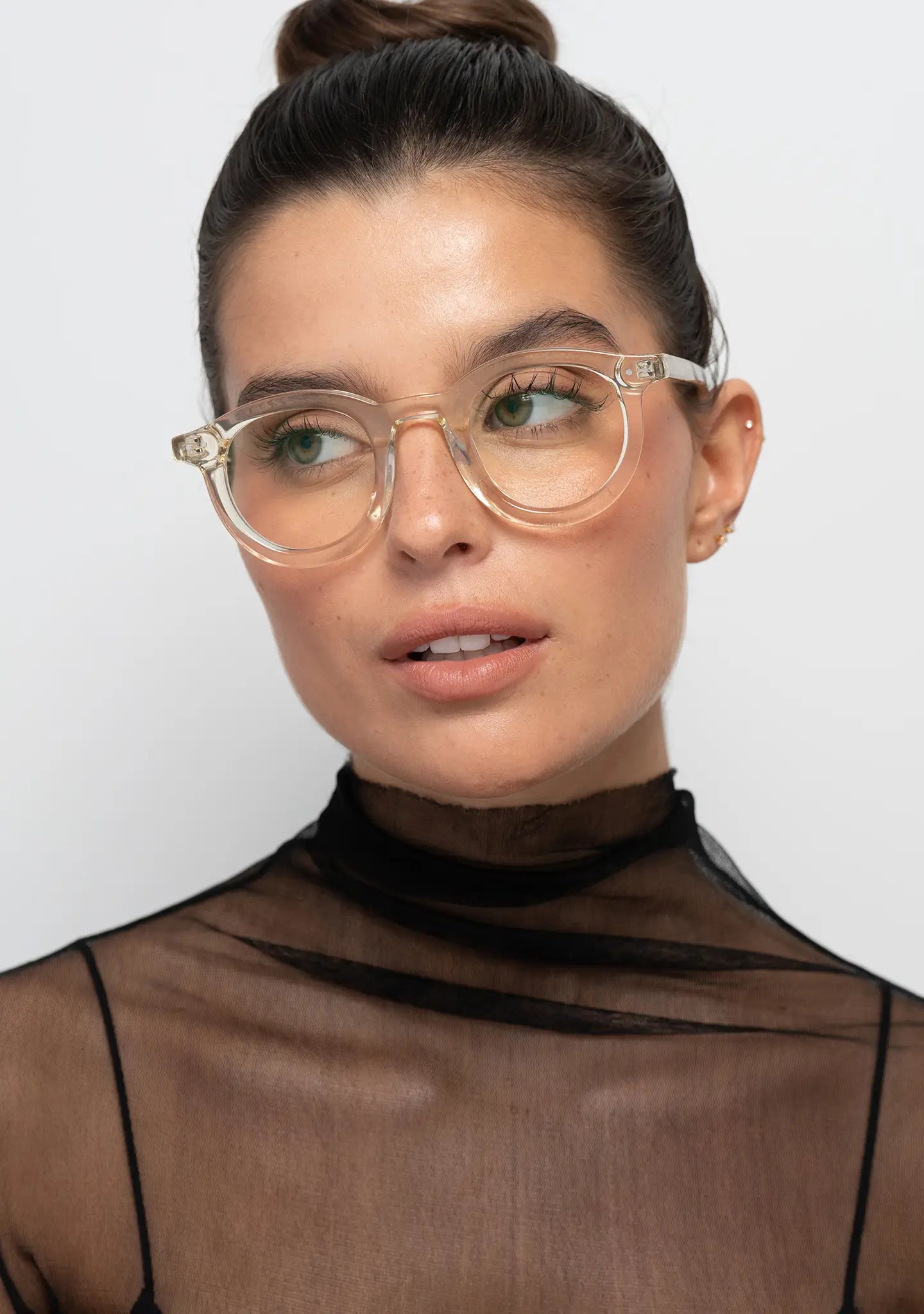 womens optical frame Bo Bo Noir William bold round in crystal yellow acetate, woman wearing, front view.